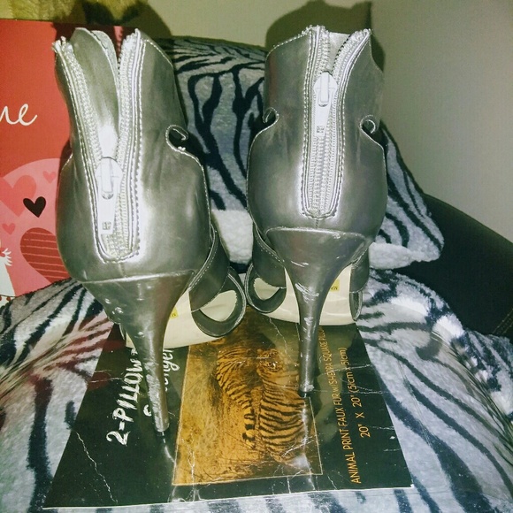 Sexy silver Heels - Picture 4 of 6